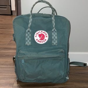⚡️SOLD⚡️Fjallraven Kanken backpack